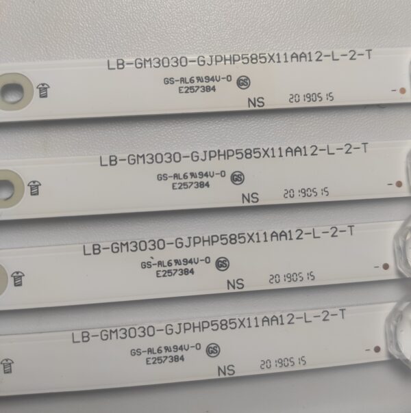 7 KIT BARRE LED TIPO L 58AA92-L LB-GM3030-GJPHP585X11AA12-L-2-T/ TIPO R 58AA92-R  LB-GM3030-GJPHP585X11AA12-R-2-T E257384 NUOVE ORIGINALE - immagine 5